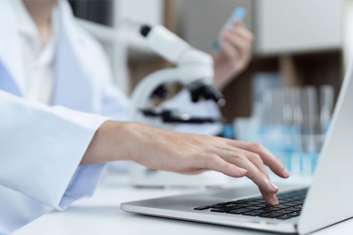 生物学的安全性評価とは？ISO10993・USP ClassⅥを解説