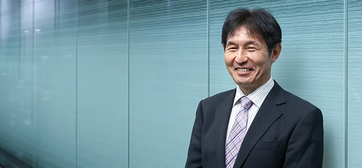 サステナビリティ統括室長阪間　寛の写真